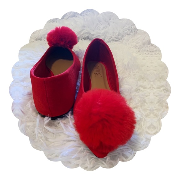 Red flats with Pom! - Picture 2 of 3
